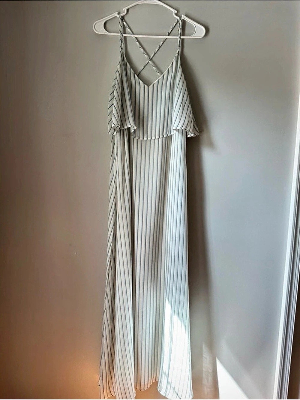 Ann Taylor Striped Pleated Maxi Dress in White & Blue Size 6 Like New